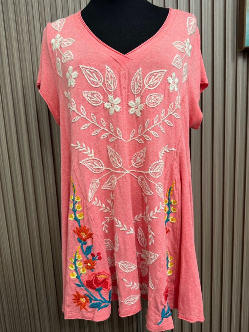 Soft Surroundings Coral Pink V-Neck Embroidered High and Low Tunic Top Size L - Picture 2 of 11